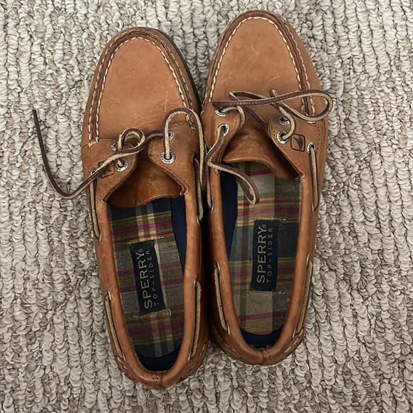 Sperry Shoe - Picture 2 of 5